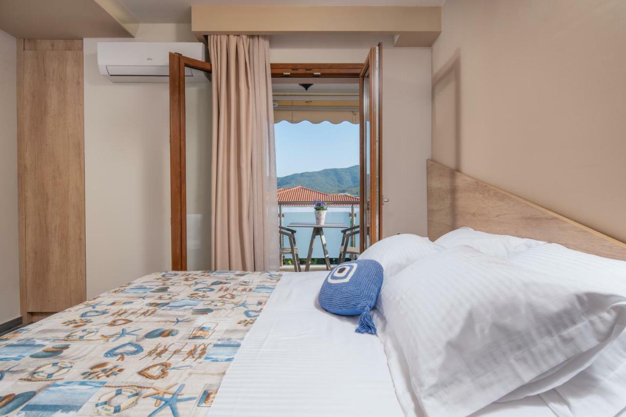 Stavros Compass Hotell Sarti Eksteriør bilde